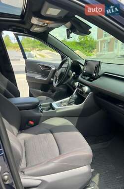 Позашляховик / Кросовер Toyota RAV4 2021 в Тернополі
