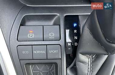 Внедорожник / Кроссовер Toyota RAV4 2021 в 
