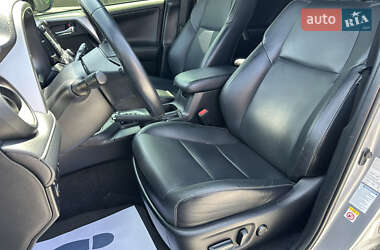 Позашляховик / Кросовер Toyota RAV4 2017 в 