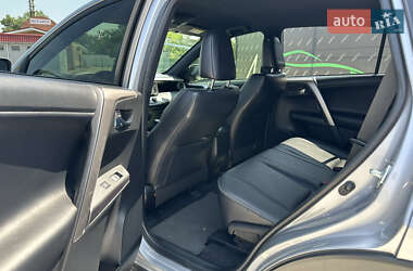 Позашляховик / Кросовер Toyota RAV4 2017 в 