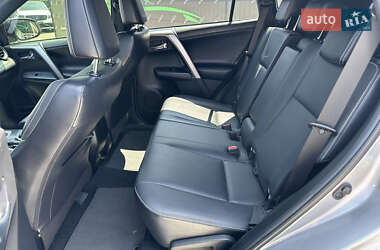 Позашляховик / Кросовер Toyota RAV4 2017 в 