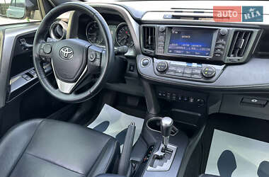 Позашляховик / Кросовер Toyota RAV4 2017 в 