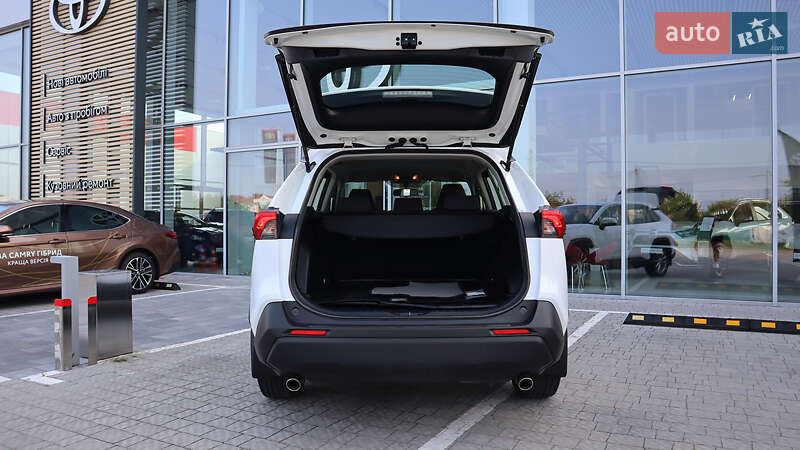 Внедорожник / Кроссовер Toyota RAV4 2019 в Ровно
