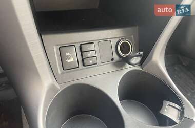 Позашляховик / Кросовер Toyota RAV4 2006 в 