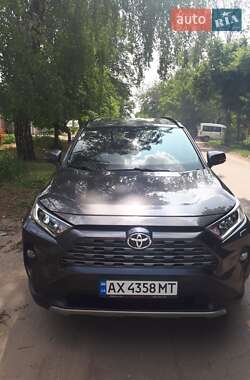 Позашляховик / Кросовер Toyota RAV4 2019 в Ізюмі