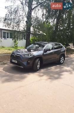 Позашляховик / Кросовер Toyota RAV4 2019 в Ізюмі