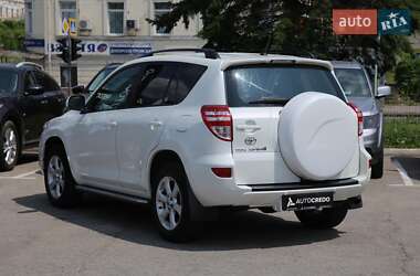 Позашляховик / Кросовер Toyota RAV4 2011 в 