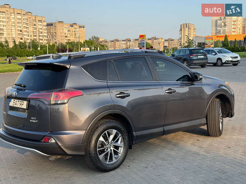 Позашляховик / Кросовер Toyota RAV4 2016 в Львові