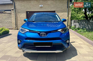 Внедорожник / Кроссовер Toyota RAV4 2016 в Киеве