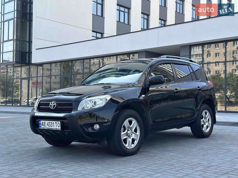 Внедорожник / Кроссовер Toyota RAV4 2006 в 