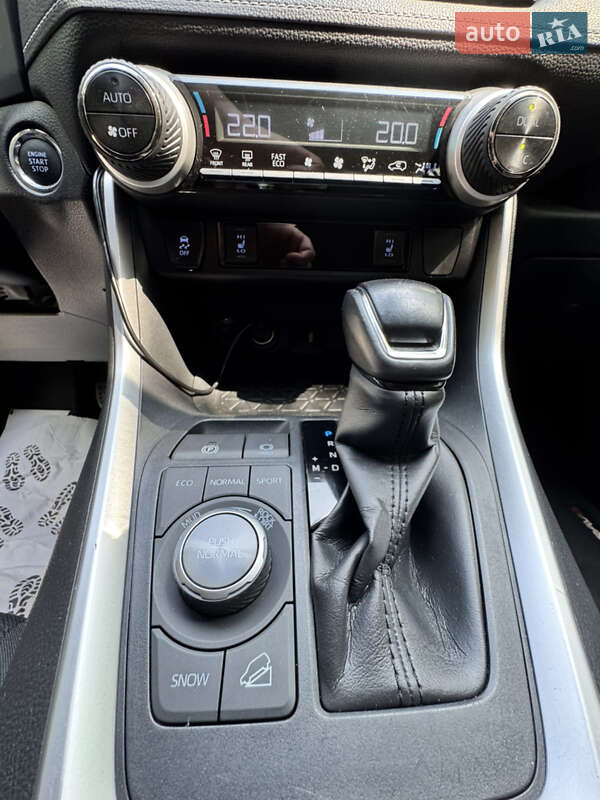 Внедорожник / Кроссовер Toyota RAV4 2019 в Киеве фото 21 Внедорожник / Кроссовер Toyota RAV4 2019 в Киеве