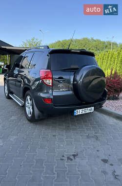Внедорожник / Кроссовер Toyota RAV4 2007 в 
