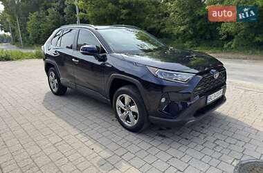 Внедорожник / Кроссовер Toyota RAV4 2019 в Львове