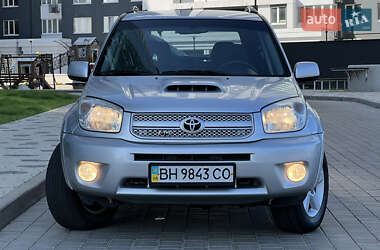 Позашляховик / Кросовер Toyota RAV4 2005 в 