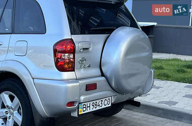 Позашляховик / Кросовер Toyota RAV4 2005 в 