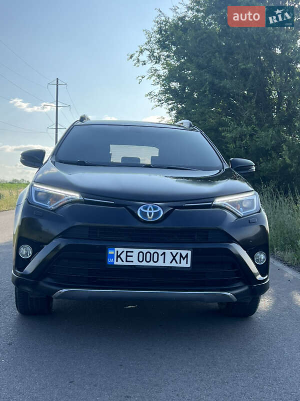 Позашляховик / Кросовер Toyota RAV4 2017 в Дніпрі