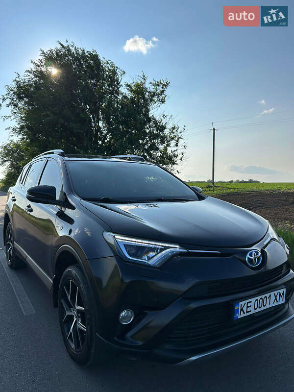 Позашляховик / Кросовер Toyota RAV4 2017 в Дніпрі