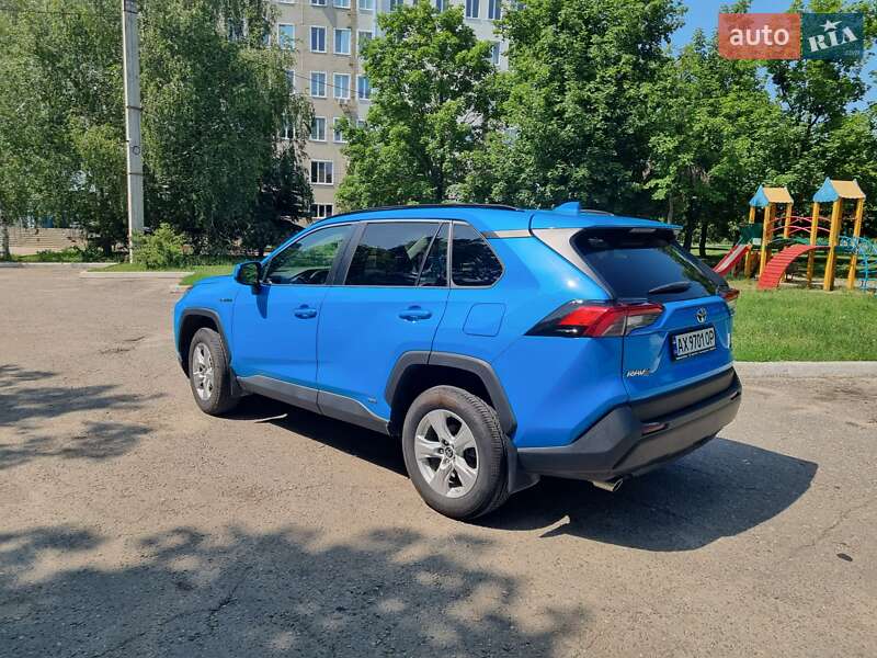 Позашляховик / Кросовер Toyota RAV4 2020 в Харкові