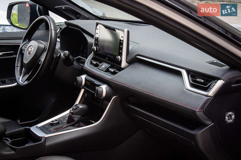 Внедорожник / Кроссовер Toyota RAV4 2020 в Львове