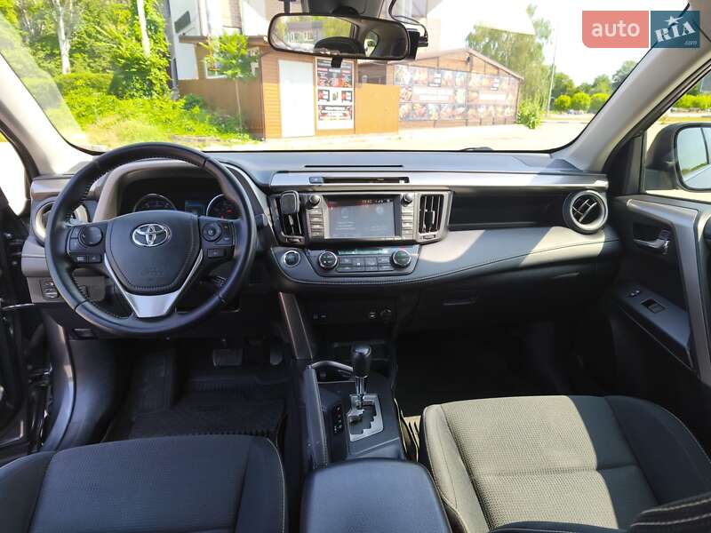 Позашляховик / Кросовер Toyota RAV4 2016 в Запоріжжі