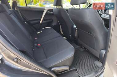 Внедорожник / Кроссовер Toyota RAV4 2016 в 