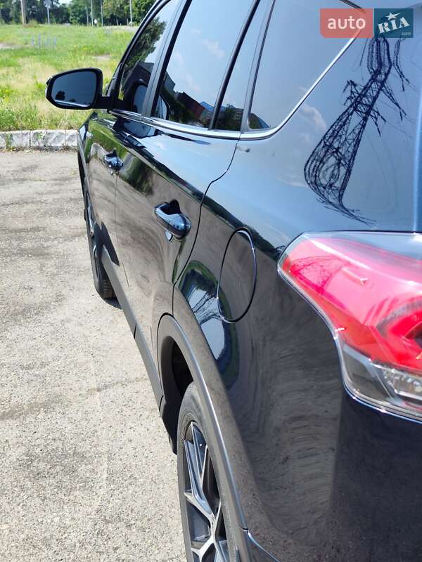 Позашляховик / Кросовер Toyota RAV4 2017 в Києві фото 10 Позашляховик / Кросовер Toyota RAV4 2017 в Києві