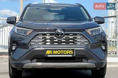 Внедорожник / Кроссовер Toyota RAV4 2022 в 