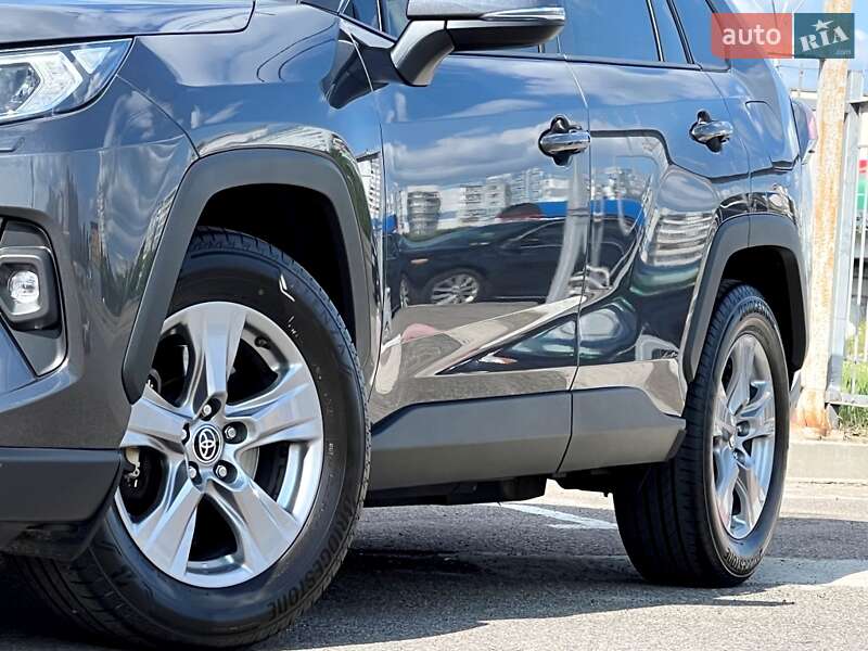 Позашляховик / Кросовер Toyota RAV4 2022 в Києві