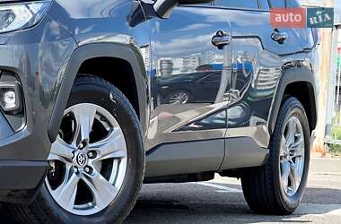 Внедорожник / Кроссовер Toyota RAV4 2022 в 