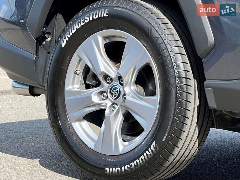 Позашляховик / Кросовер Toyota RAV4 2022 в Києві