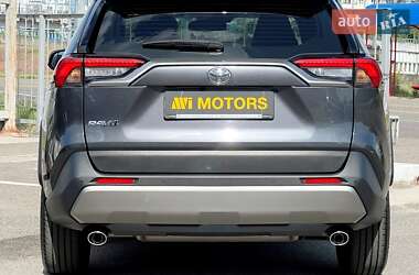 Внедорожник / Кроссовер Toyota RAV4 2022 в 