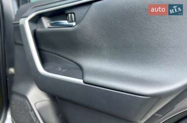 Внедорожник / Кроссовер Toyota RAV4 2022 в 