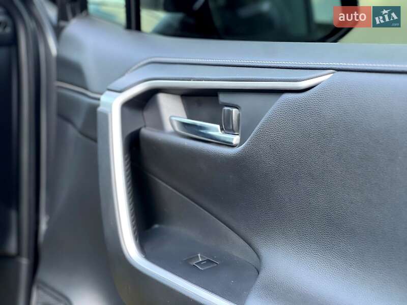 Позашляховик / Кросовер Toyota RAV4 2022 в Києві