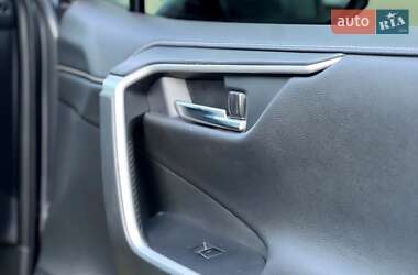 Внедорожник / Кроссовер Toyota RAV4 2022 в 
