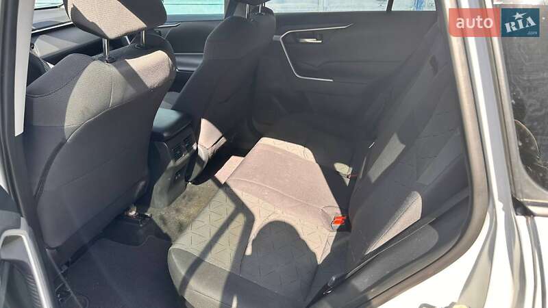 Внедорожник / Кроссовер Toyota RAV4 2019 в Харькове
