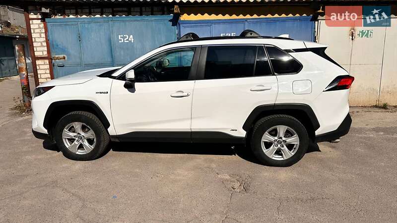 Внедорожник / Кроссовер Toyota RAV4 2019 в Харькове