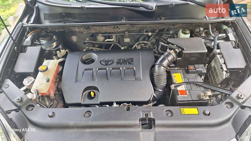Позашляховик / Кросовер Toyota RAV4 2011 в Харкові