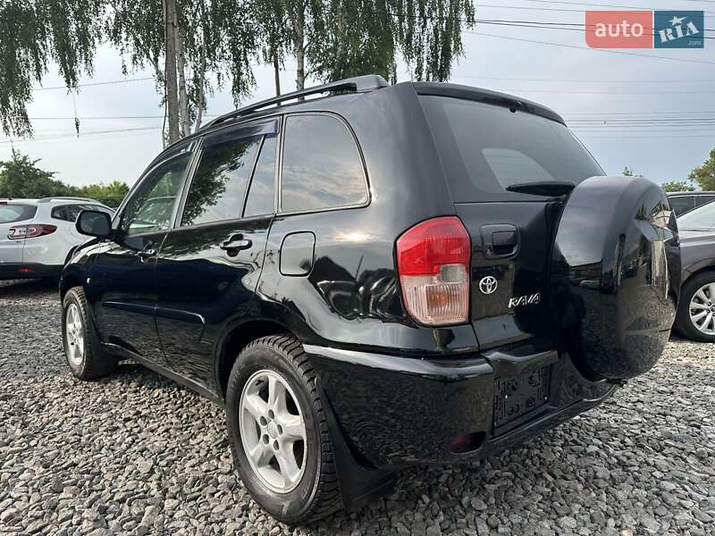 Внедорожник / Кроссовер Toyota RAV4 2002 в Смеле