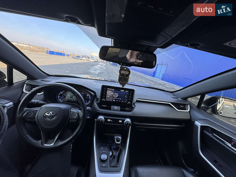 Внедорожник / Кроссовер Toyota RAV4 2020 в Виннице