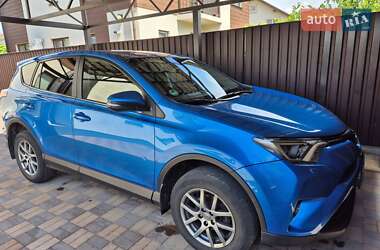 Позашляховик / Кросовер Toyota RAV4 2016 в Києві