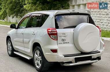 Внедорожник / Кроссовер Toyota RAV4 2010 в 