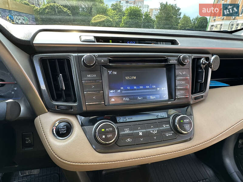 Внедорожник / Кроссовер Toyota RAV4 2015 в Харькове