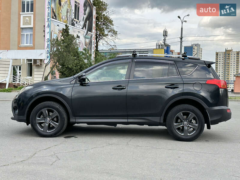 Внедорожник / Кроссовер Toyota RAV4 2015 в Харькове