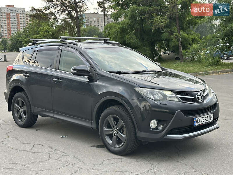 Внедорожник / Кроссовер Toyota RAV4 2015 в Харькове