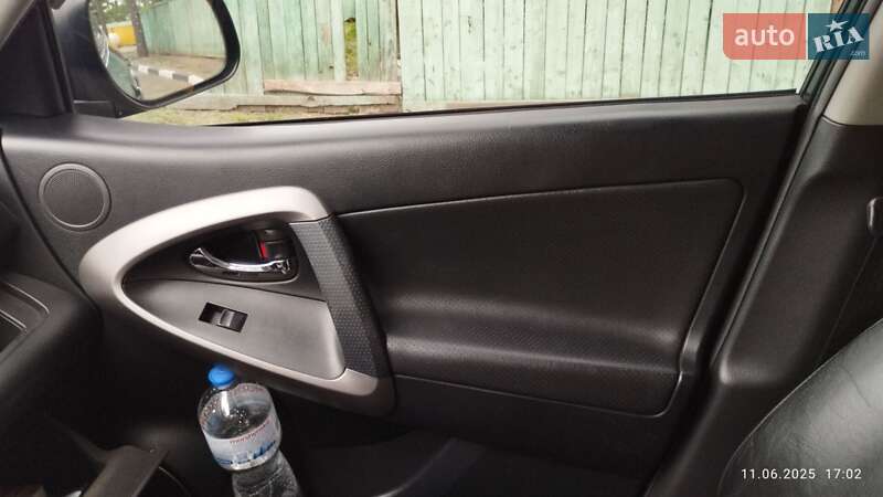 Позашляховик / Кросовер Toyota RAV4 2007 в Житомирі