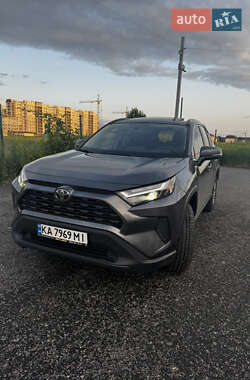 Внедорожник / Кроссовер Toyota RAV4 2022 в Киеве