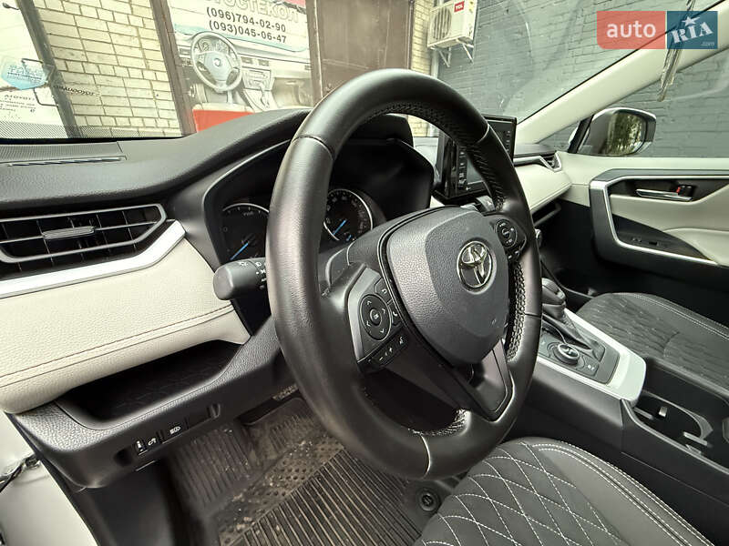 Позашляховик / Кросовер Toyota RAV4 2022 в Києві