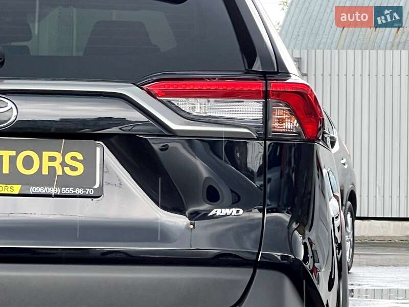 Позашляховик / Кросовер Toyota RAV4 2019 в Києві