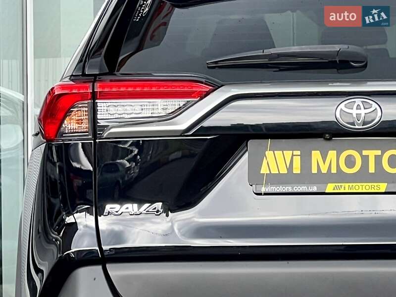 Позашляховик / Кросовер Toyota RAV4 2019 в Києві
