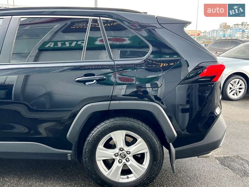Позашляховик / Кросовер Toyota RAV4 2019 в Києві